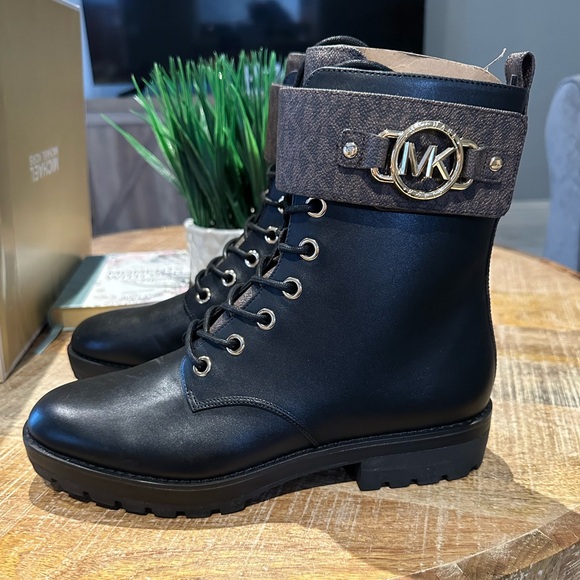 NWT MICHAEL Michael Kors Womens RORY MK Signature Lace Up Booties Black Size 10 - Picture 3 of 10